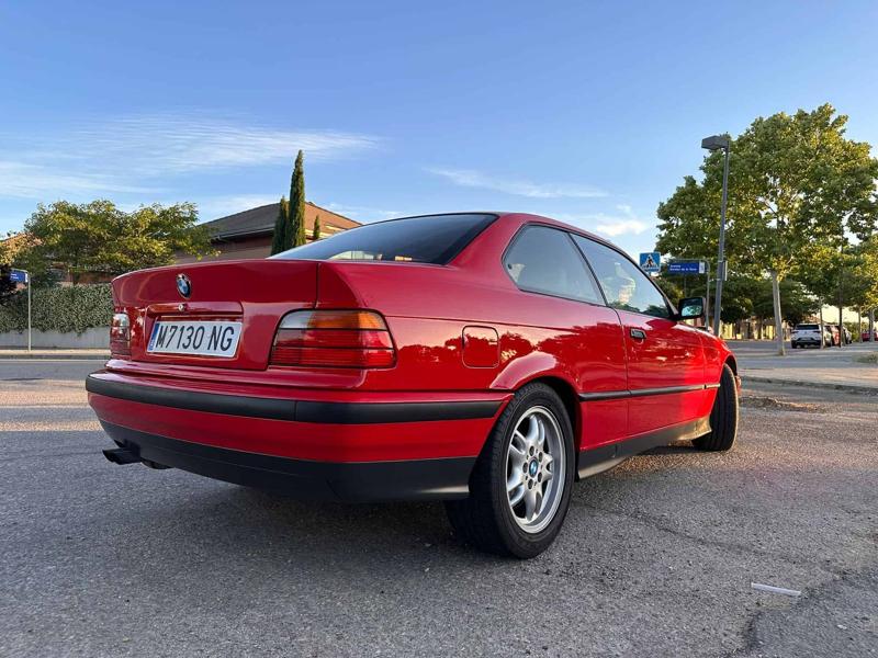 BMW 325i coupe E36 (1992)