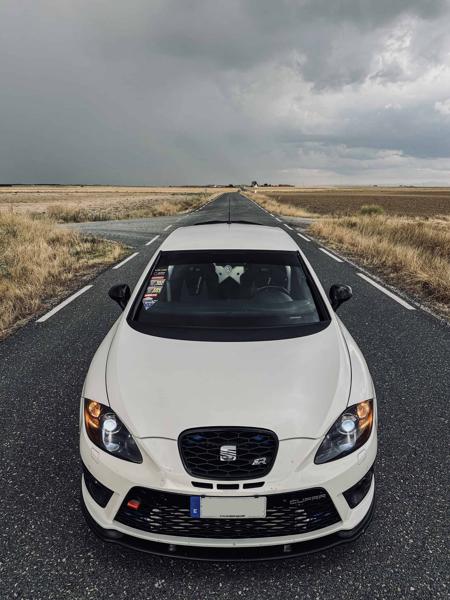 SEAT Leon Cupra R (2010)