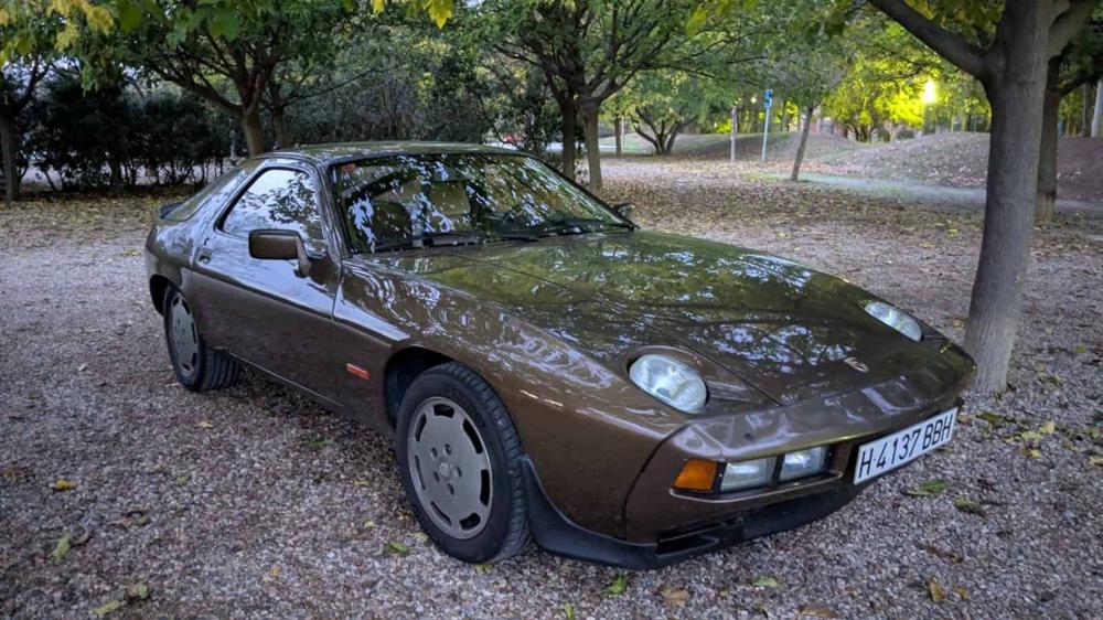 Porsche 928 (1979)
