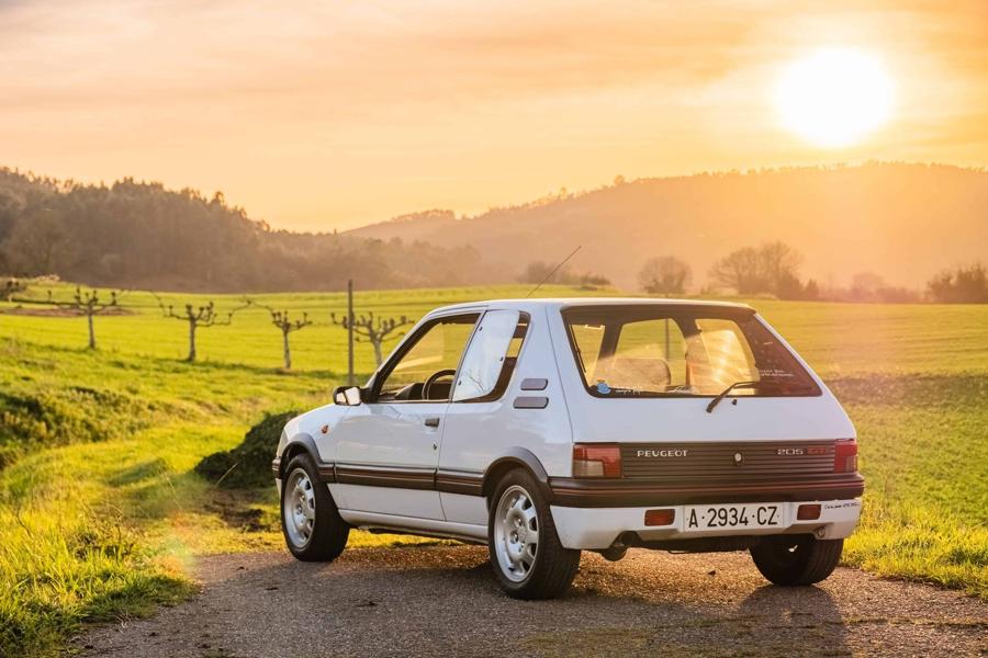 Peugeot 205 look gti (1996)