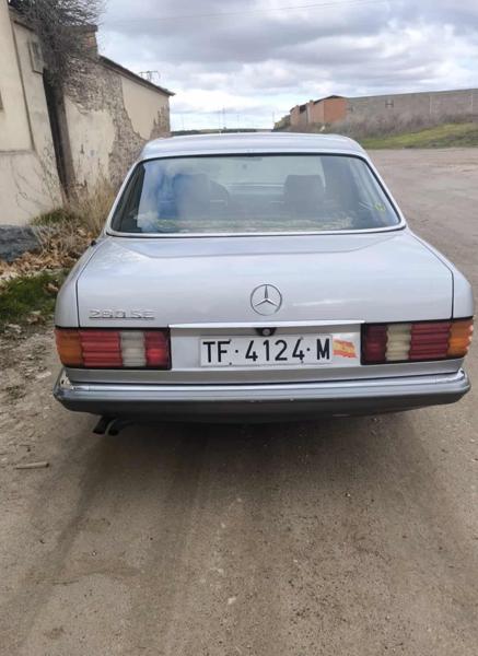 Mercedes-Benz W126 (1981)