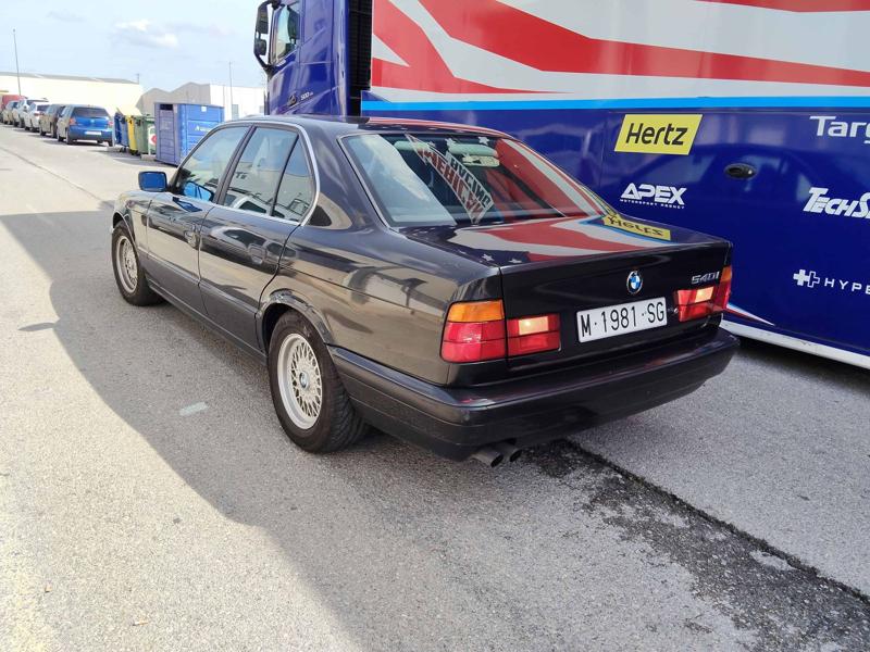 BMW 540i (1992)