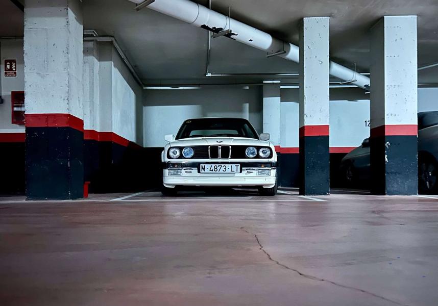 BMW 320i E30 (1986)