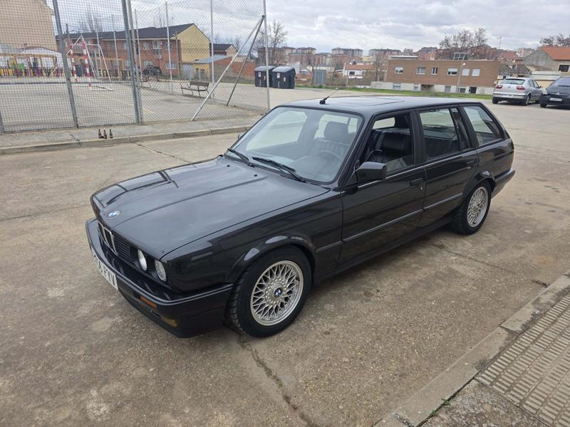 BMW E30 325i touring (1988)