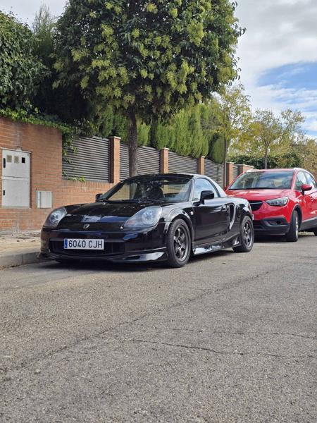 Toyota MR2 Spyder (2001)