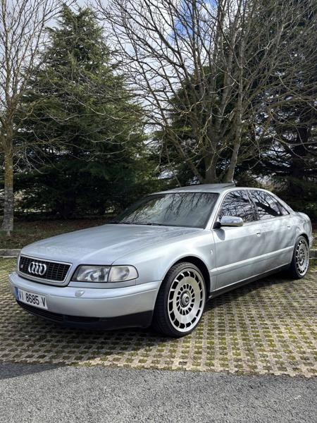 Audi S8 (1998)