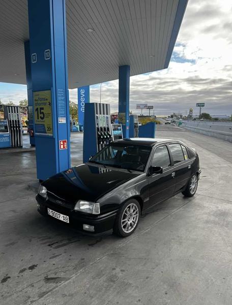 Opel Kadett GSI (1988)