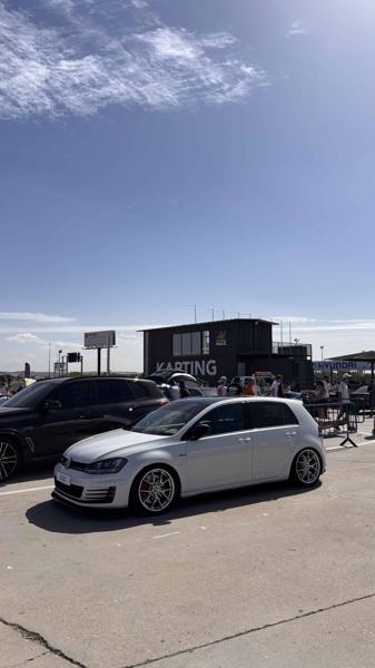 Volkswagen Golf 7 GTI (2015)