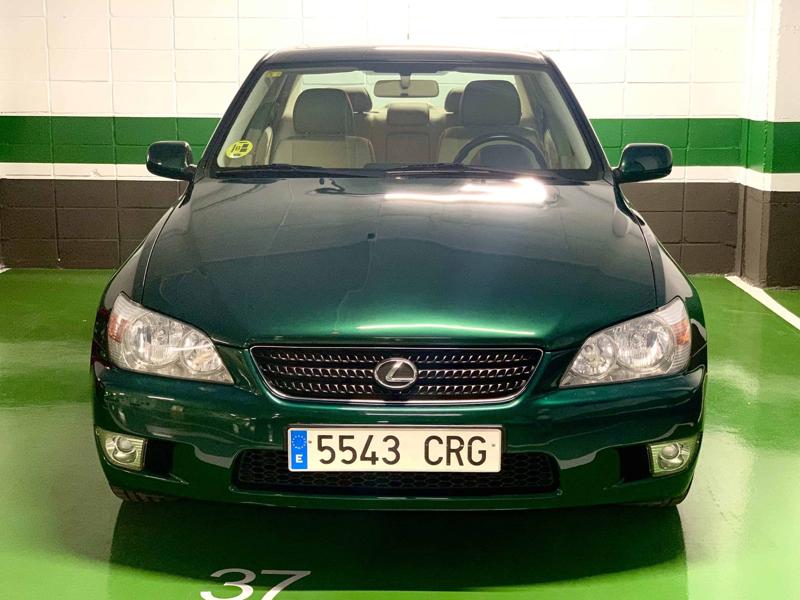 Lexus IS 200 (2002)