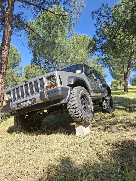 Jeep Cherokee (2000)